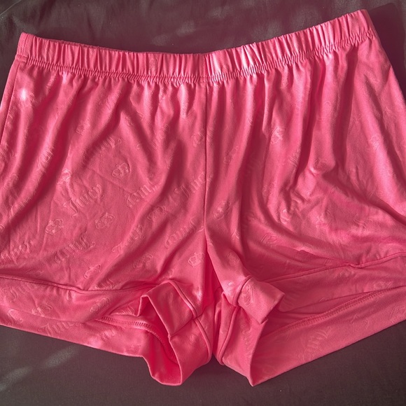 Juicy Couture Pajama top and shorts - Picture 7 of 9